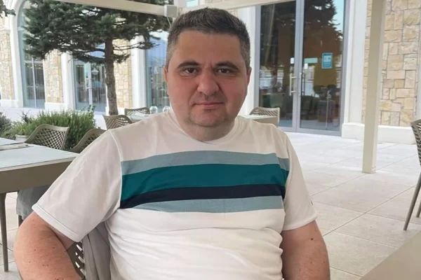Cum a fost prins de notarul care a vrut să își omoare iubita. ”Ajutor! Vrea să mă omoare! M-a înjunghiat!”