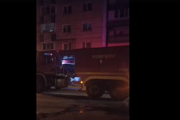 INCENDIU într-un apartament din Mărăști. Două persoane au fost evacuate