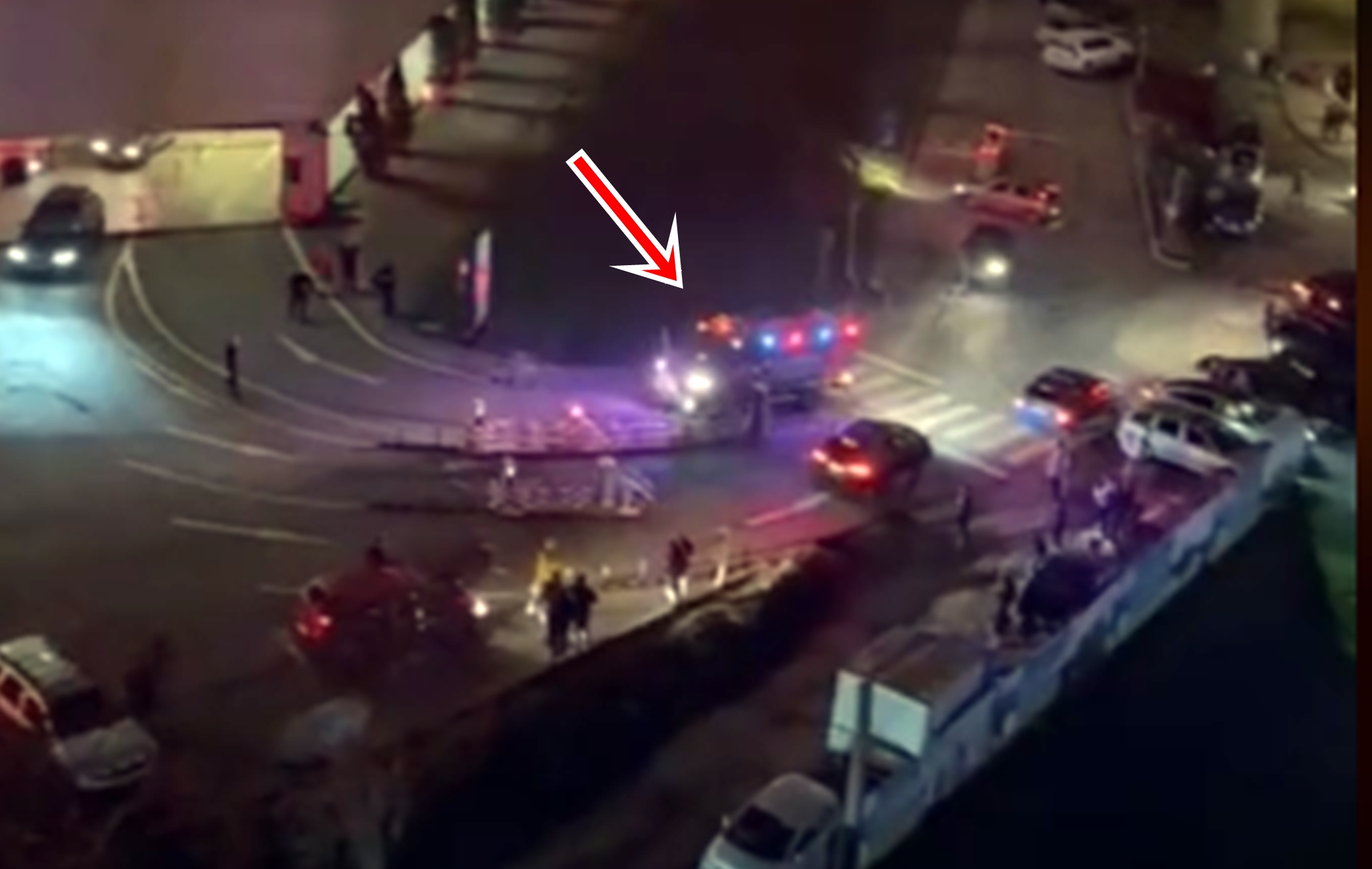 Mașina de la ISU Cluj blocată la poarta de acces în Iulius Mall