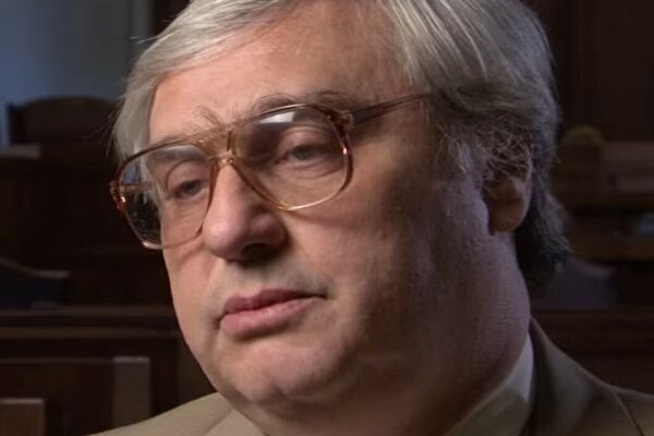 Un judecător american îi pune la colț pe cei români. ”Nu te poți pensiona la 47 de ani”