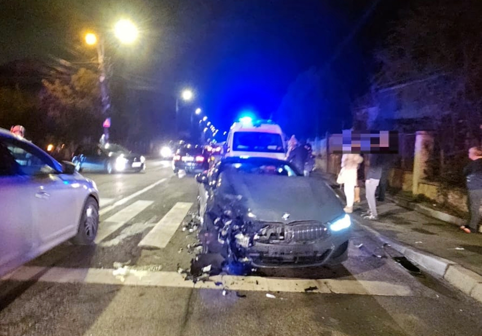 BMW de 60.000 de euro, implicat intr-un accident grav in Cluj.