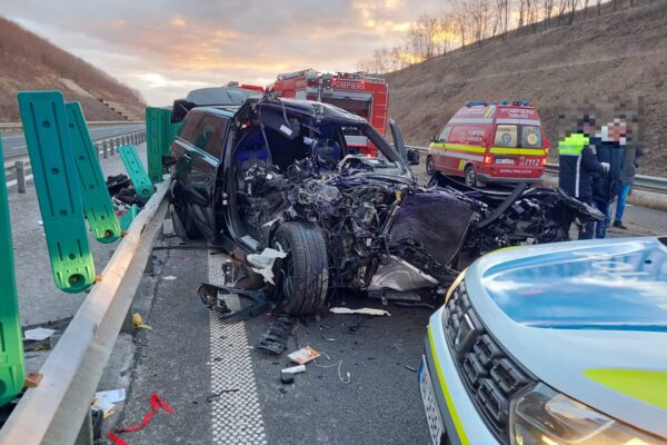 ACCIDENT GRAV pe Autostrada A3. Traficul este blocat, iar trei persoane au nevoie de îngrijiri medicale