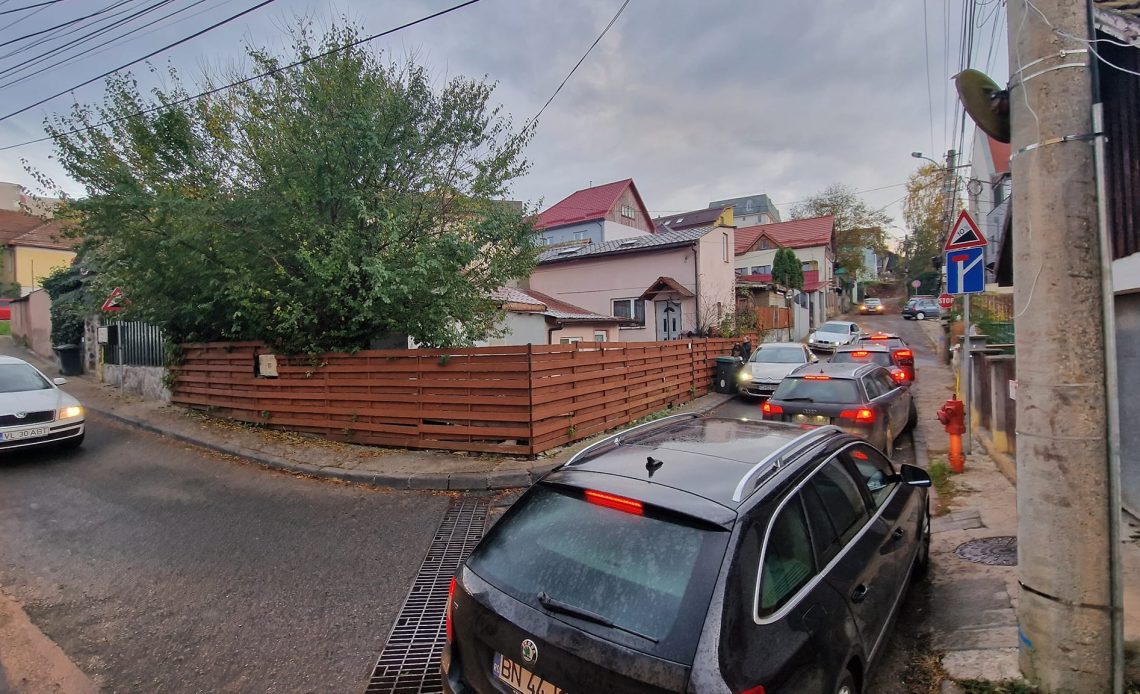 Sens unic pe strada Mărginașă.