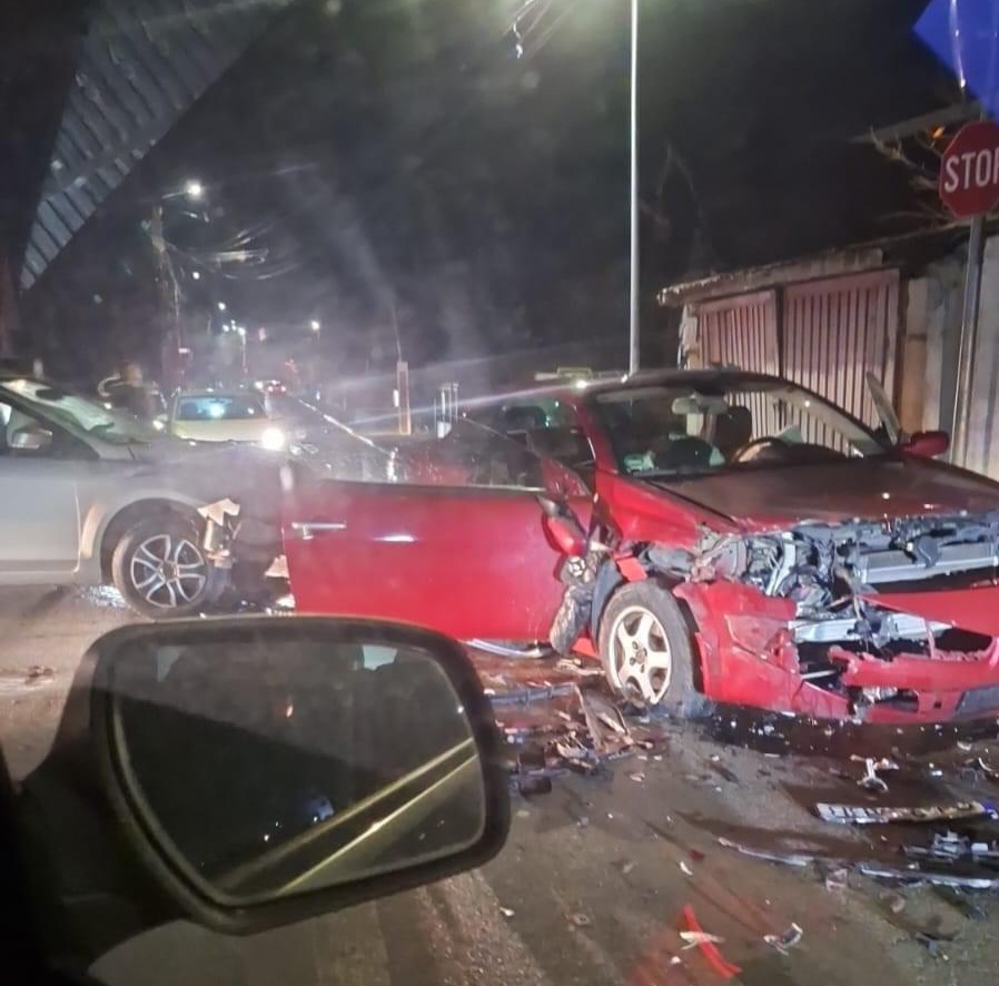 ACCIDENT în Florești cu două mașini