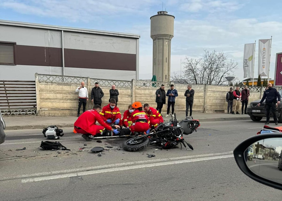 Motociclist rănit grav într-un accident