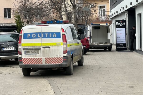 Cadavru uman, eviscerat, găsit pe malul Lacului Chinteni. Medicii legiști din Cluj au misiune foarte grea