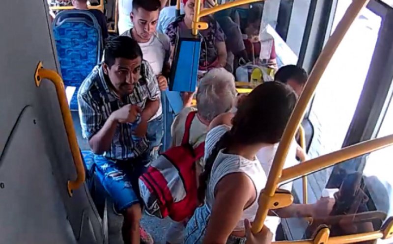 Hoții de buzunare din autobuze, în vizorul polițiștilor