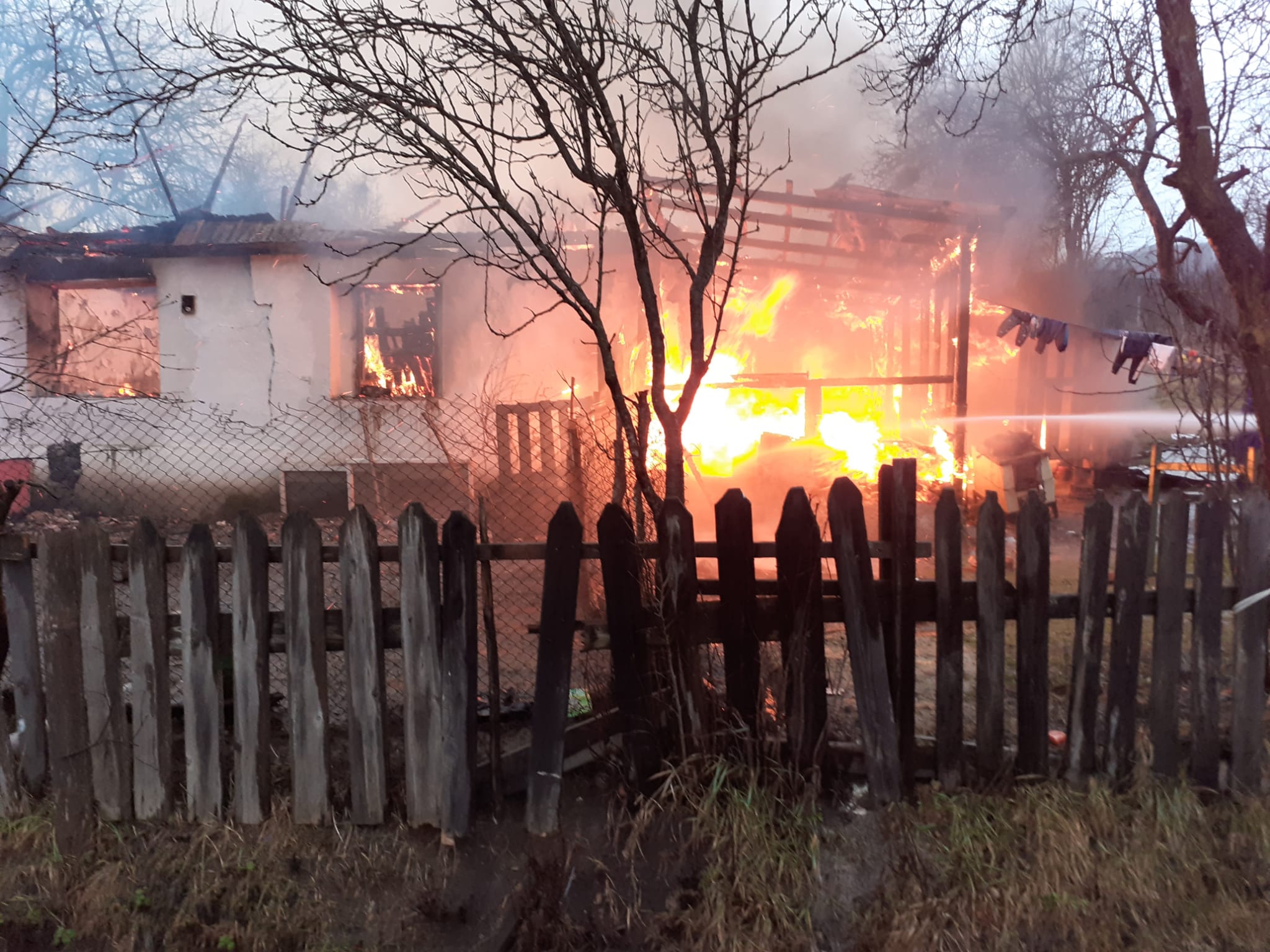 Dauna totala pentru o casa din satul Stoiana, comuna Cornesti