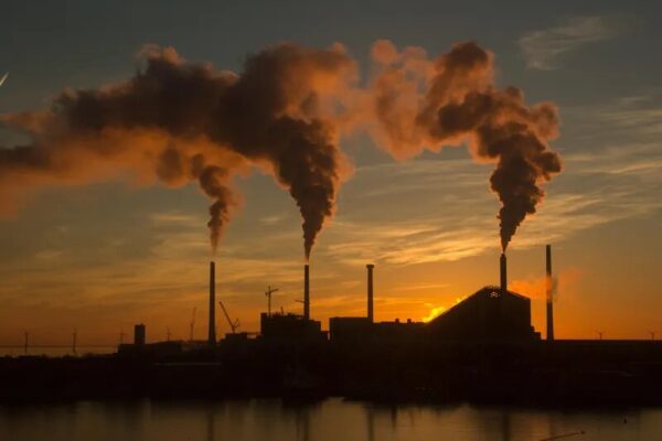 Cum se va aplica taxa pe carbon. Proprietarii de mașini vor fi cei mai afectați