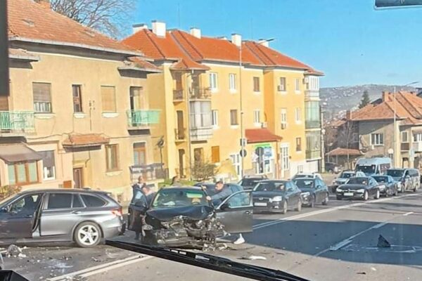 Accident pe Calea Turzii, în Cluj Napoca. Cinci mașini implicate