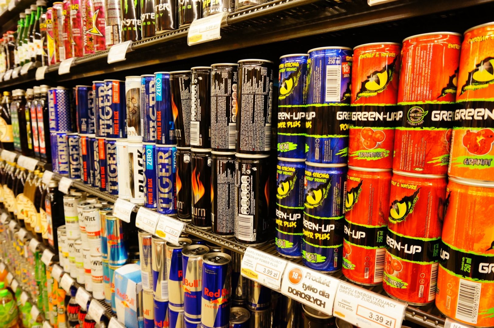 Gata cu vânzarea energizantelor la minori