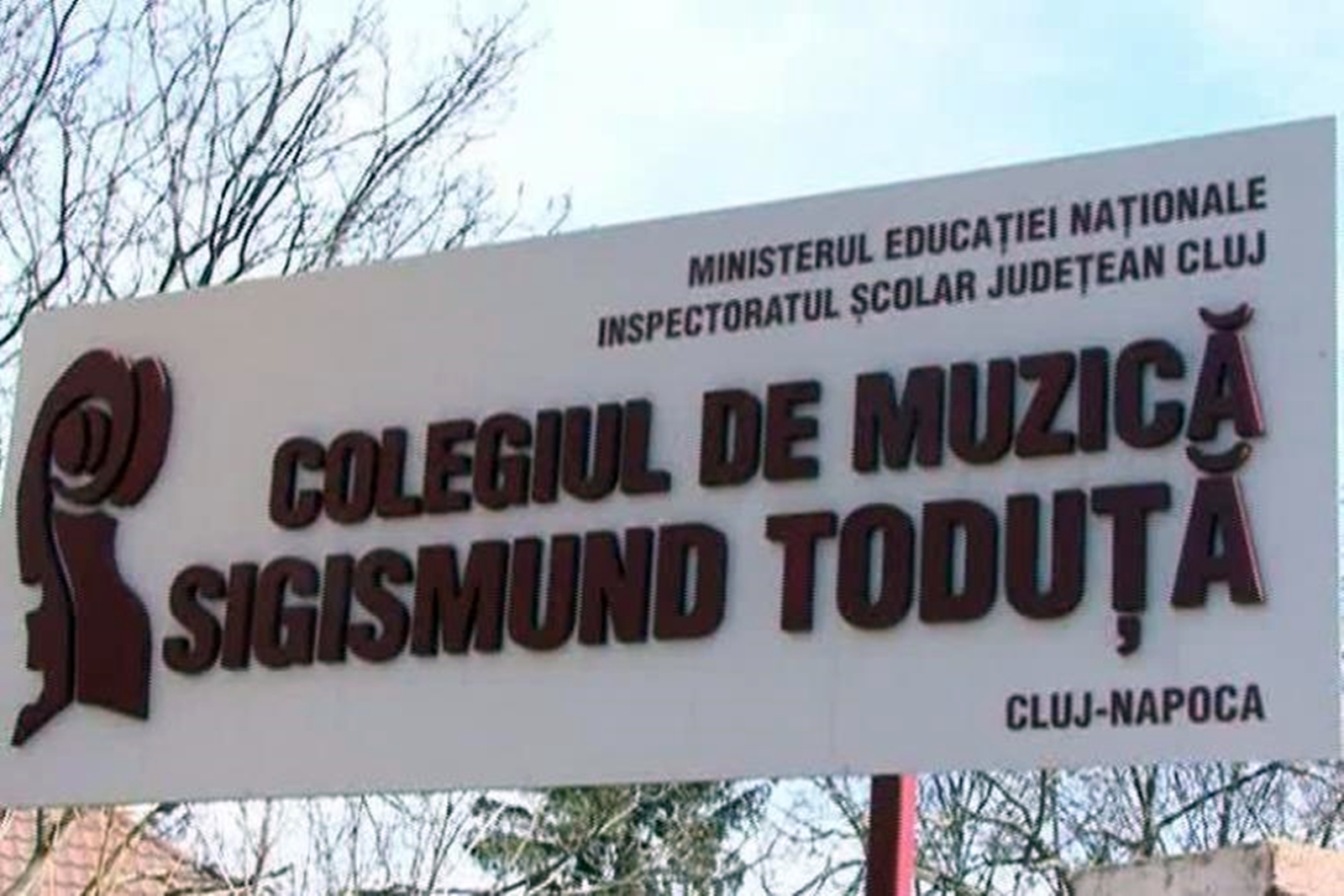 Elev de la Liceul de Muzică șantajat