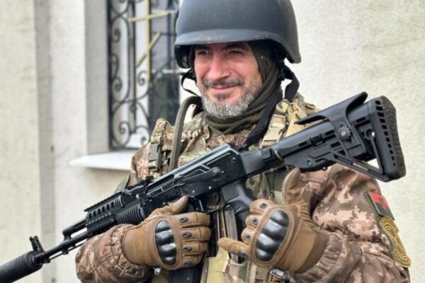 Românul care luptă în Ucraina este viu și nevătămat. Presa din România l-a ucis