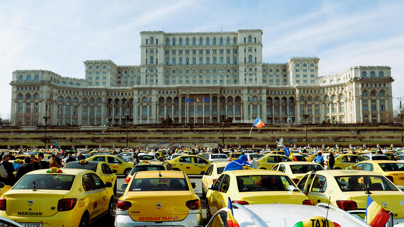 Mesajul unui boltist, partea a doua. De preferă românii preferă Bolt și Uber, în locul taximetrelor