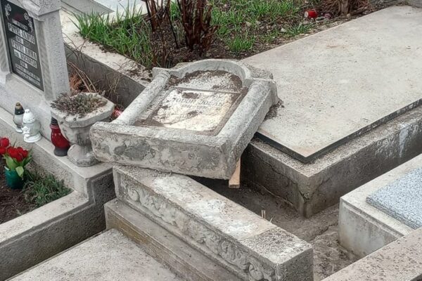 Acte de vandalism în cimitirele Clujului. E nevoie de pază