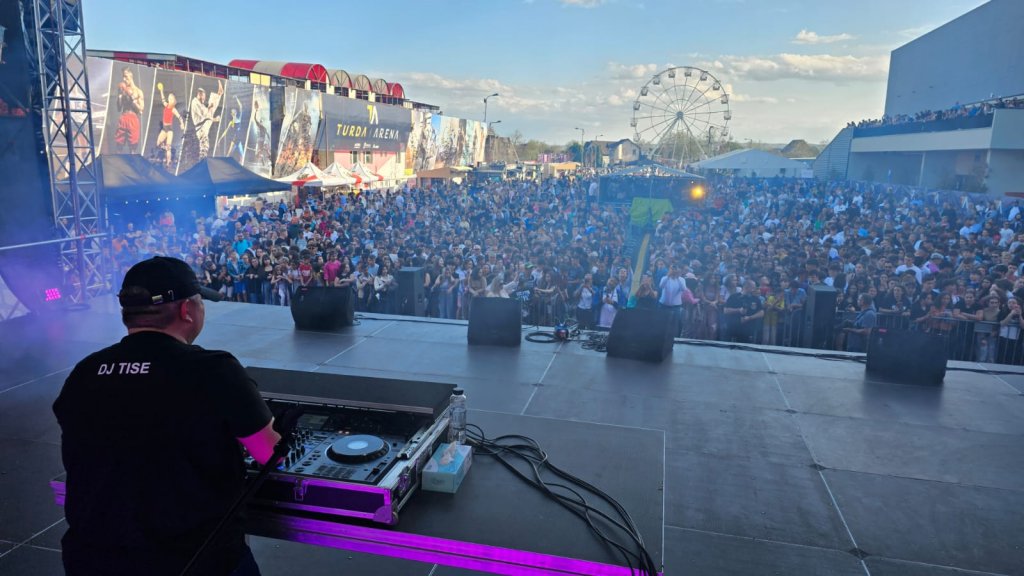 DJ Tișe a mixat la inaugurarea Turda Arena
