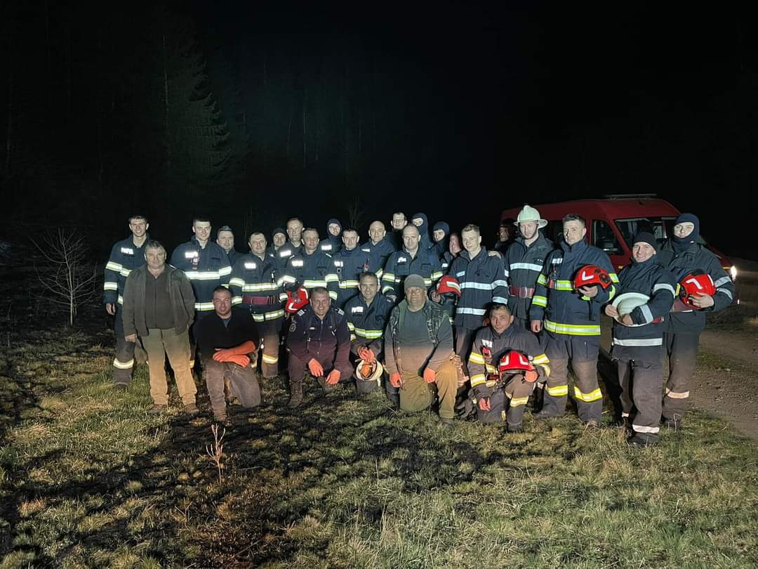 Eroii care s-au luptat zece ore pentru a proteja pădurea