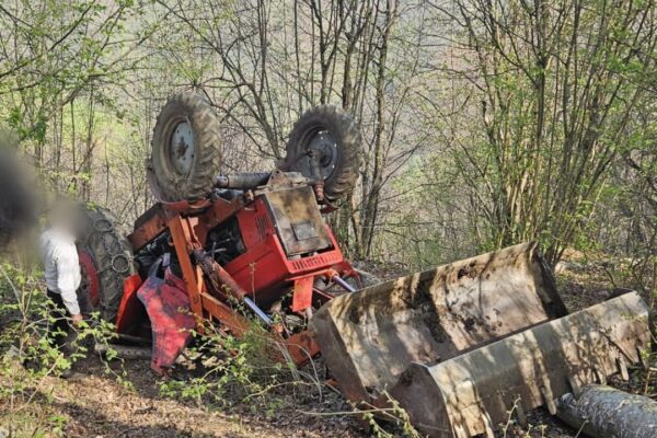 Bărbat strivit de tractor lângă Mărișel