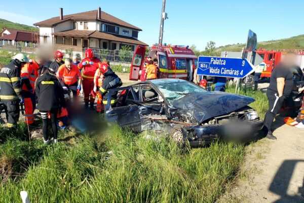 Patru persoane rănite grav în urma unui accident de circulație în Cluj