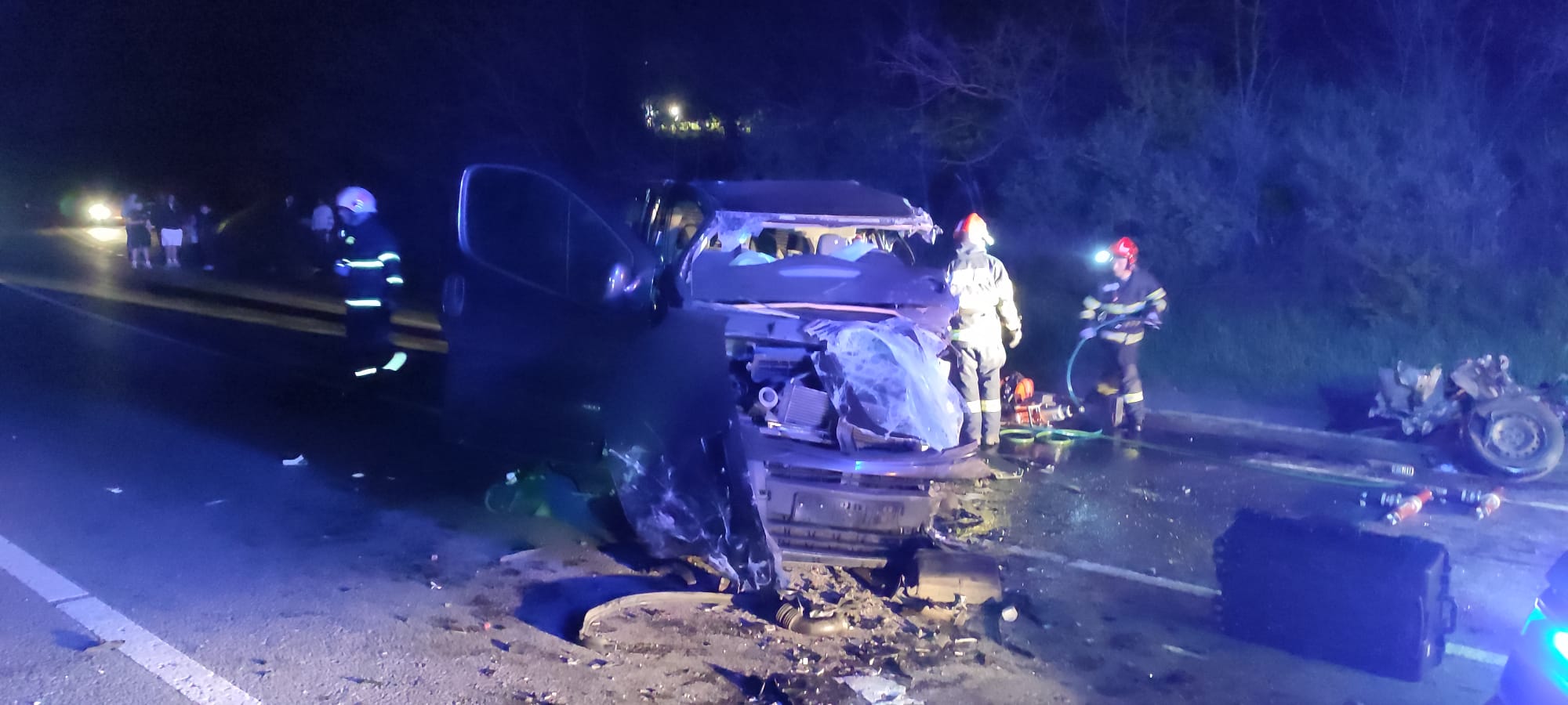 Autoturism facut praf in urma accidentului la Sanpaul ,pe E81