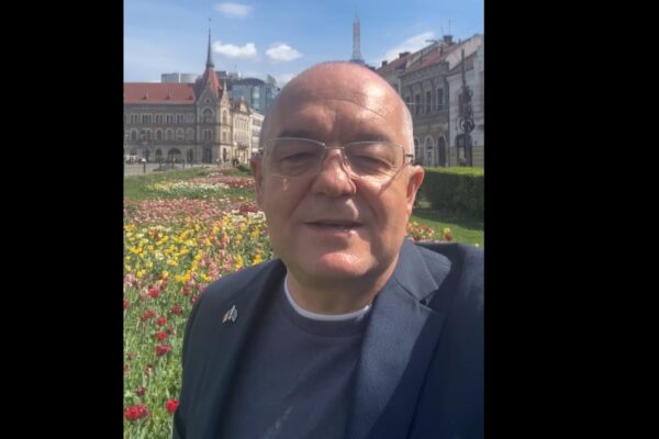 Boc și-a anunțat pe Facebook candidatura