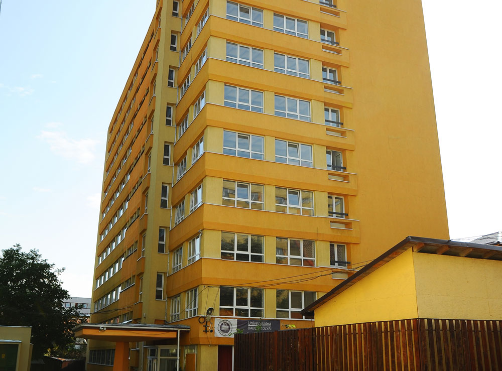 UBB dotează căminele cu panouri fotovoltaice