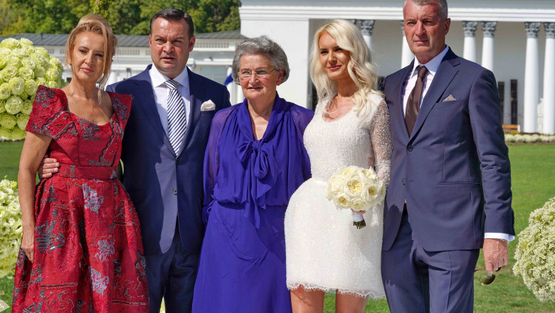 Socrii lui Cătălin Cherecheș pe margine.