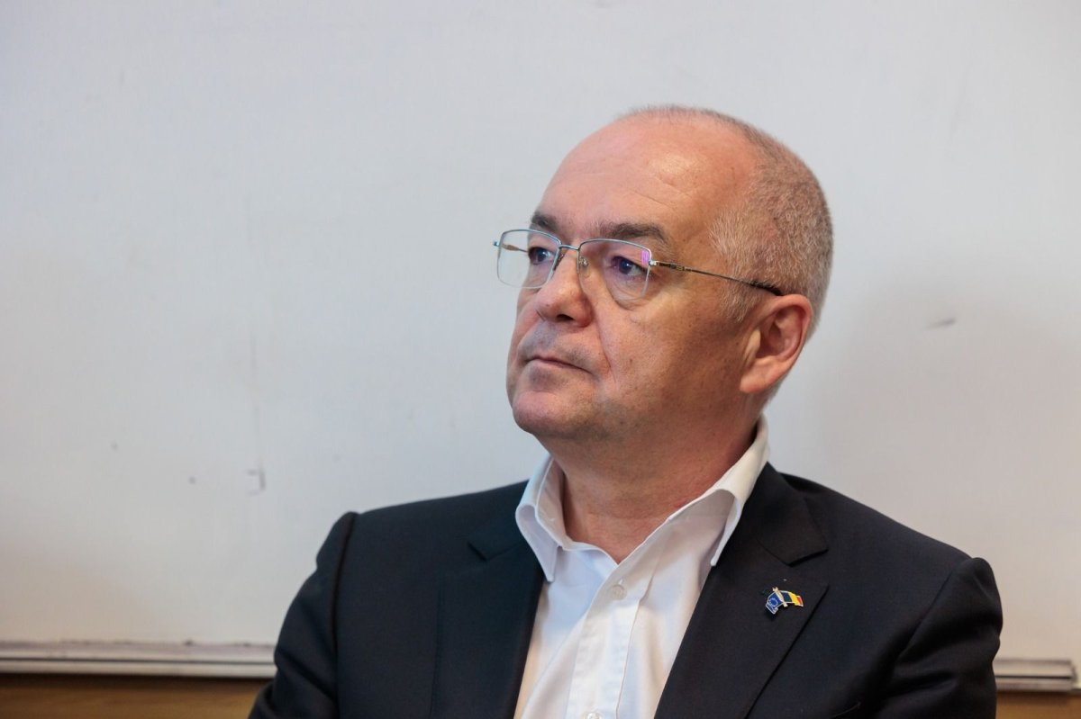 Emil Boc se teme de presă