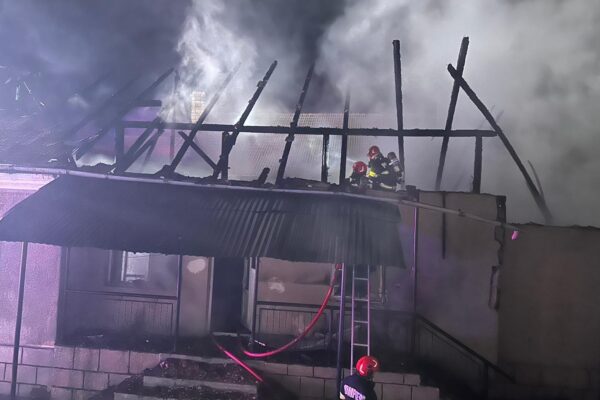 INCENDIU puternic în comuna clujeană Gilău