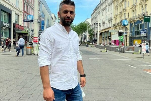 Fostul cameraman al lui Boc construiește un bloc în Mărăști