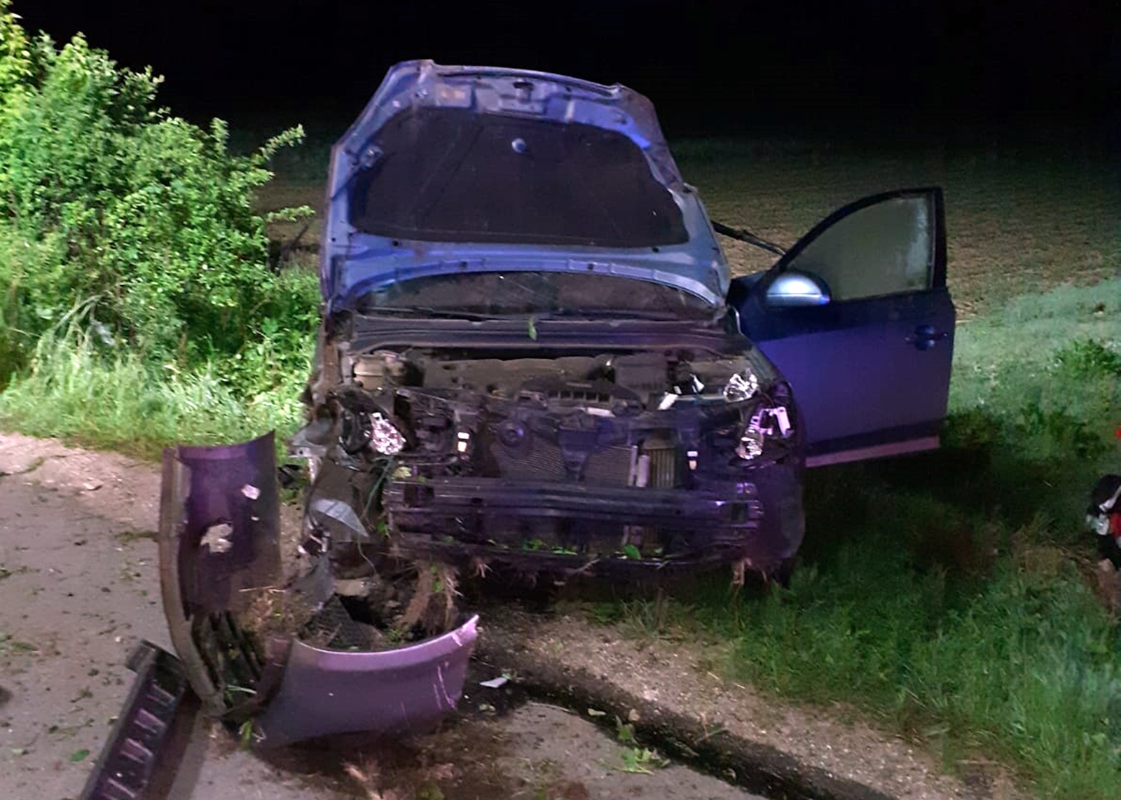 Patru tineri implicați într-un grav accident