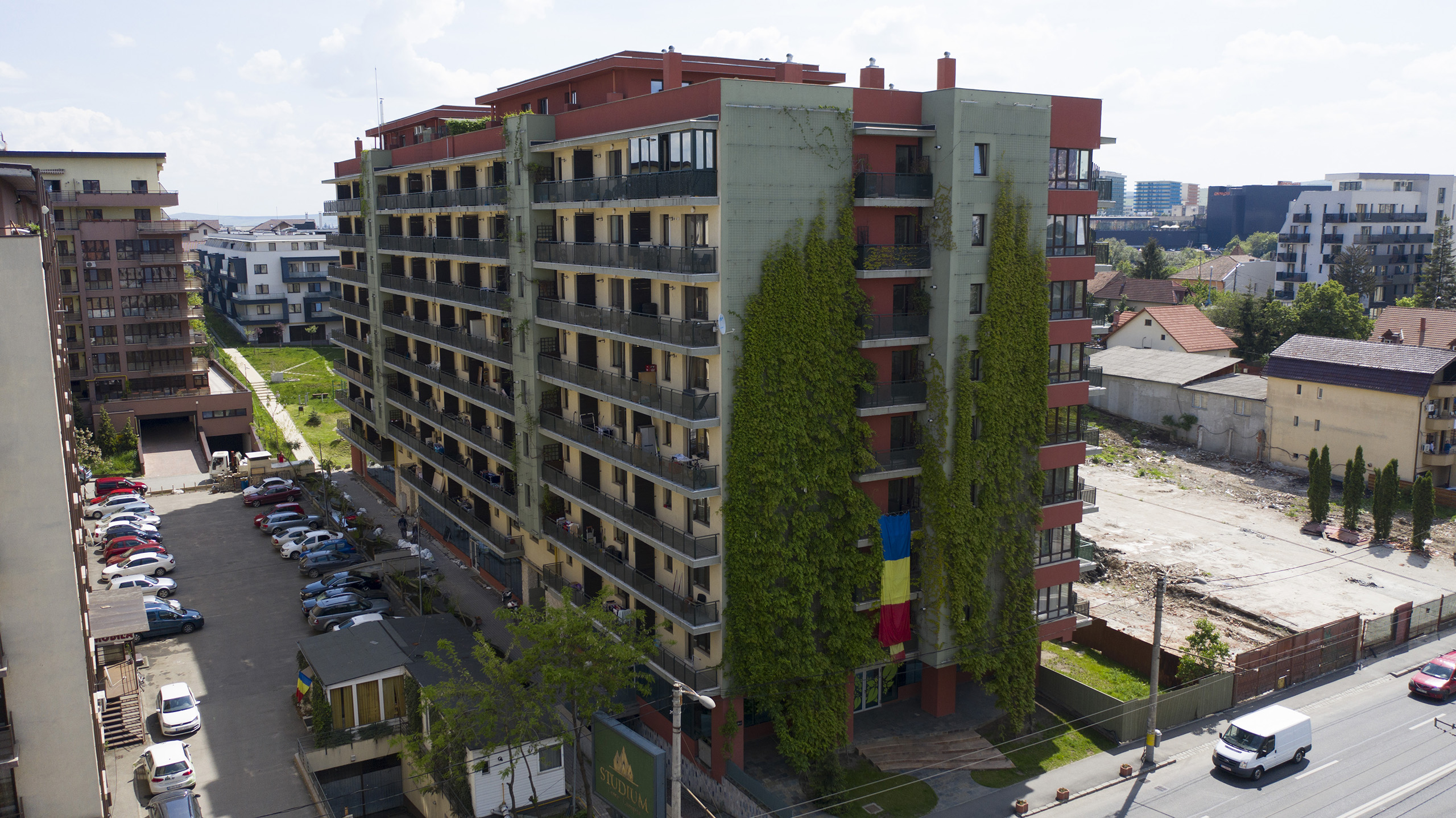 Blocul Studium Green al milionarului Dorin Bob e plin de gândaci