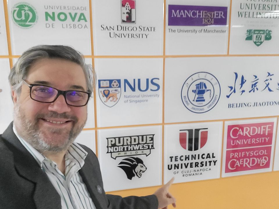 profesorul Dan Micu