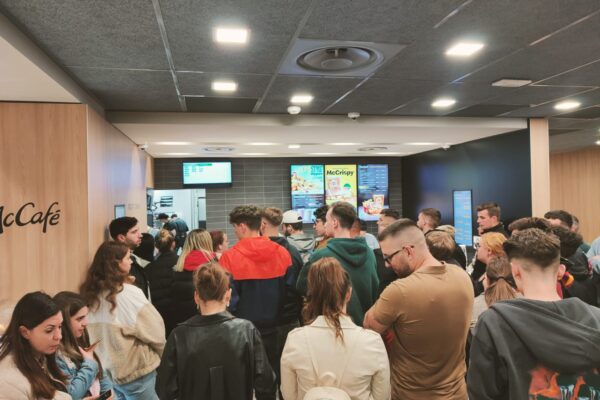 McDonald’s își bate joc de clujeni. A investit degeaba 8 milioane de lei în Mănăștur