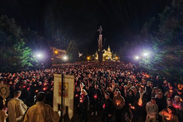 Mii de clujeni la slujba de Înviere de la Catedrala Mitropolitană