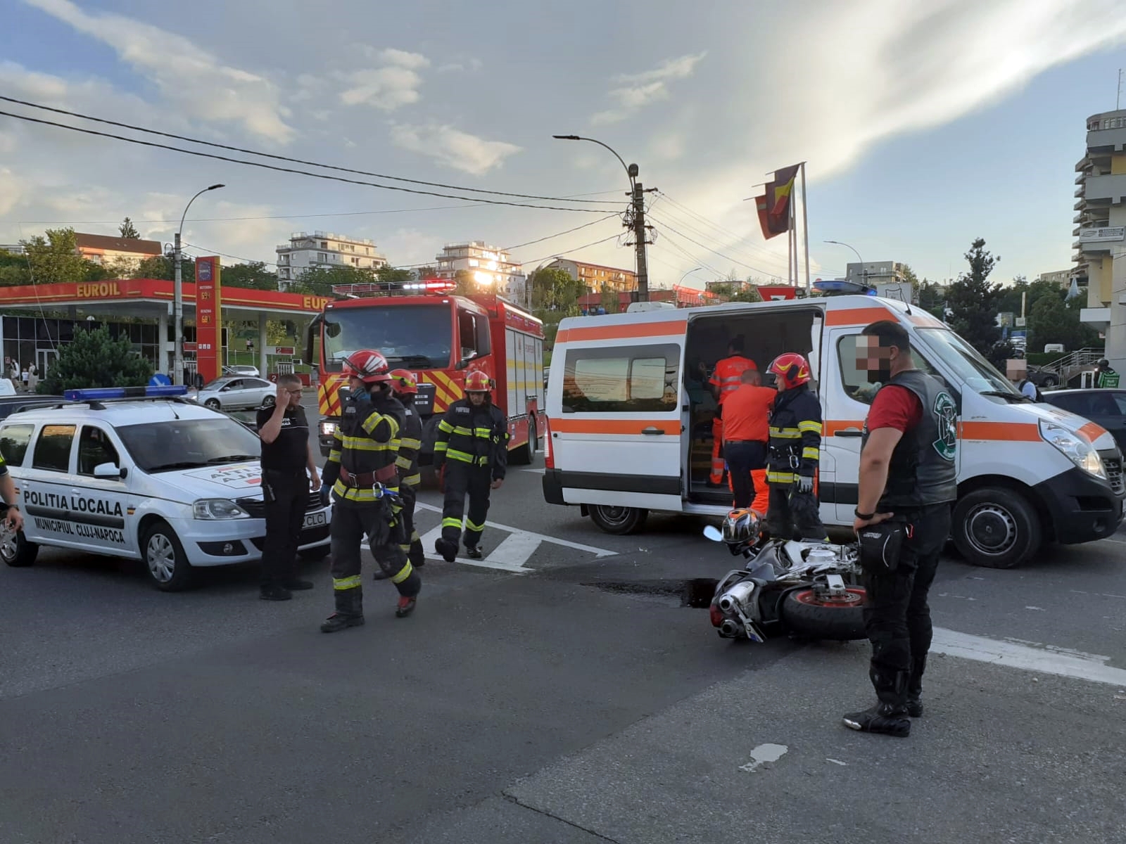 Motociclist rănit într-un accident de circulație.