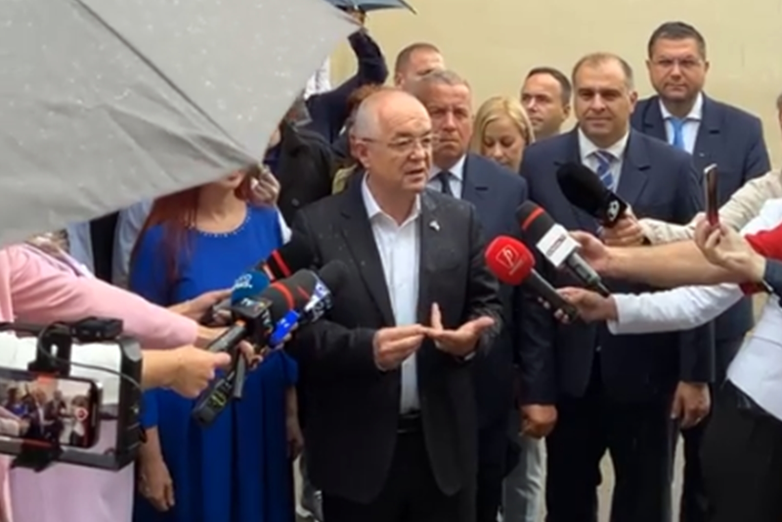 Boc s-ar putea să aibă de surpriza vieții lui.