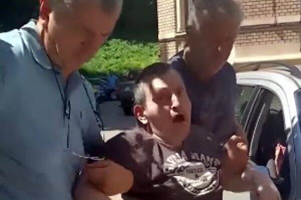 Condiții de evul mediu la Medicină Legală Cluj. Persoanele cu handicap grav sunt umilite