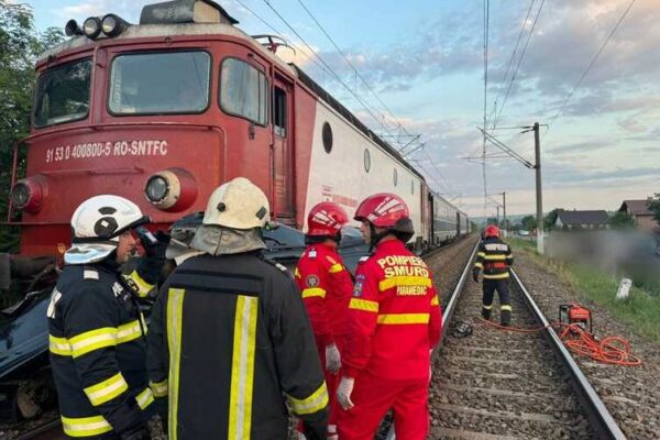 Accident feroviar mortal. Șoferul mașinii avea 19 ani