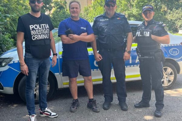 Polițiștii clujeni au recuperat un portofel cu 15.000 lei