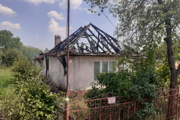 A luat foc o bucătărie de vară din Săndulești