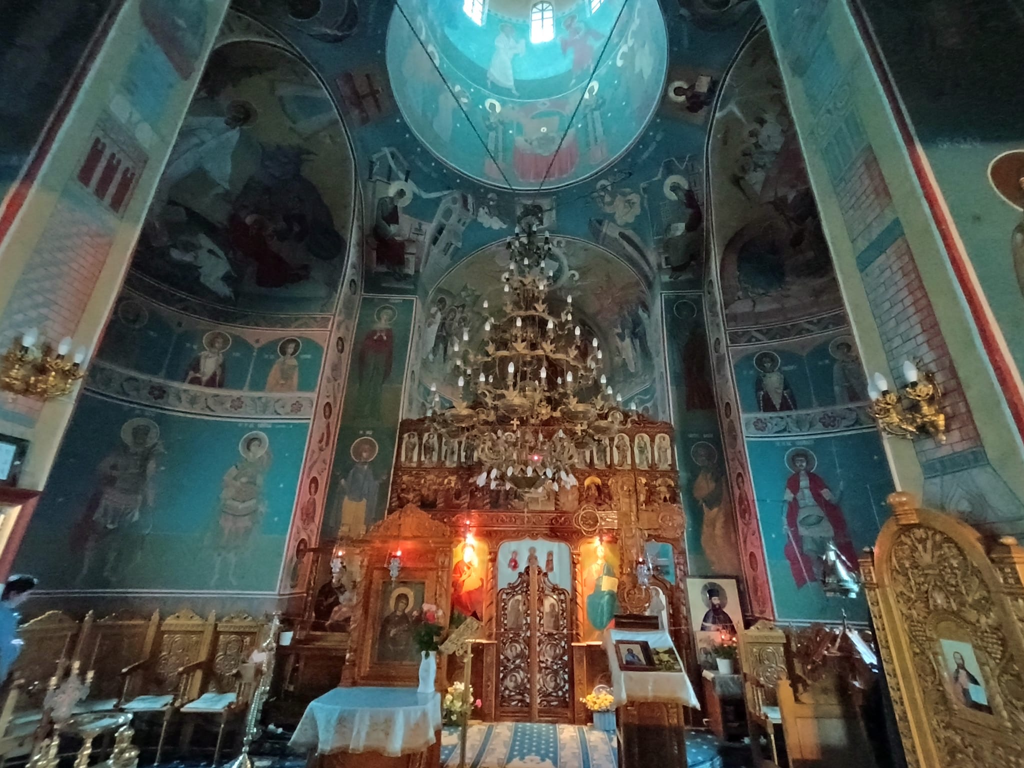 Un colț de rai din Alba - Mănăstirea "Sfântul Mare Mucenic Dimitrie" din Dumbrava