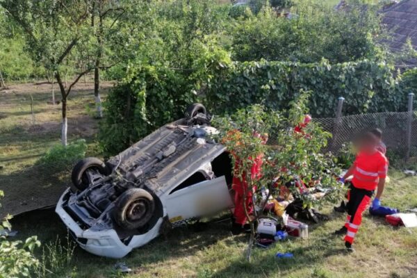 ACCIDENT MORTAL GRAV în Căianu Mic – A murit un tânăr și o altă victimă a fost transportată la spital cu elicopterul