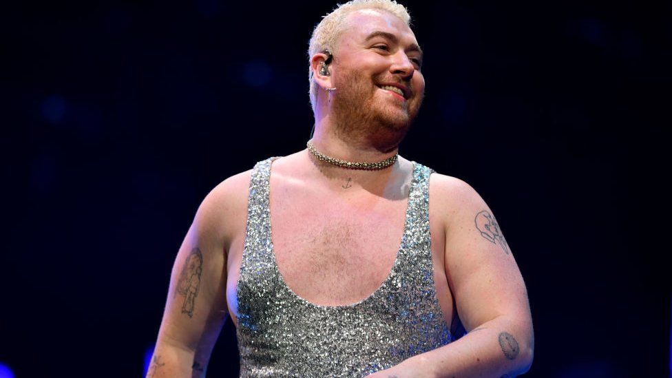 Superstarul Sam Smith vine la UNTOLD 2024 cu trei tiruri de echipamente
