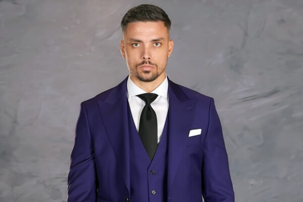 Soțul Vlăduței Lupău, model pentru un magazin de costume. Adrian Rus a ajuns să facă chiar de toate