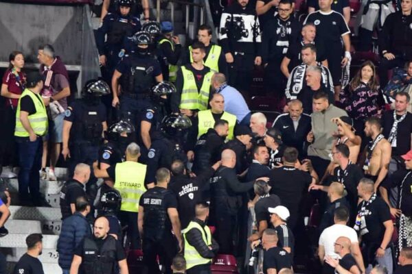 Jandarmeria a intervenit în galeria lui U Cluj. Final de meci: U Cluj a câștigat cu 3-2 și urcă pe locul trei în clasamentul național