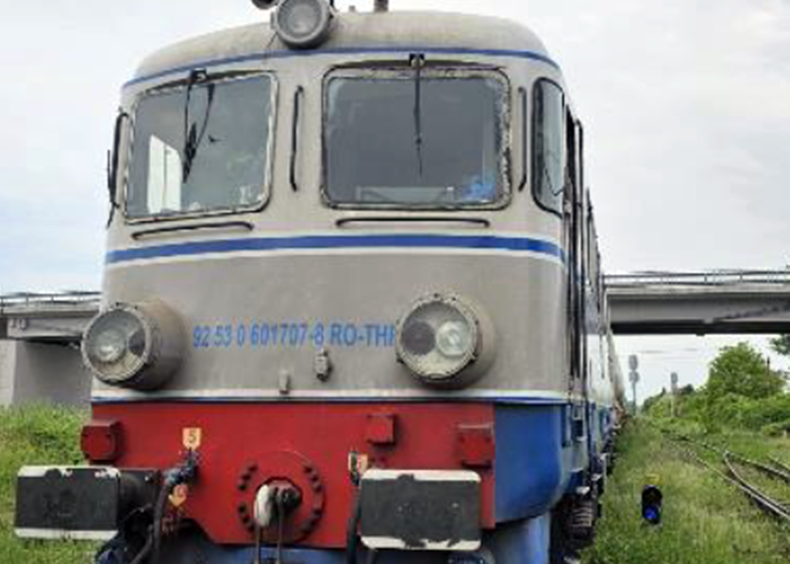 Tren cu mecanici beti
