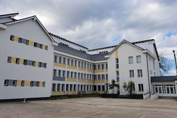 Un nou teren de sport va fi construit la Cluj
