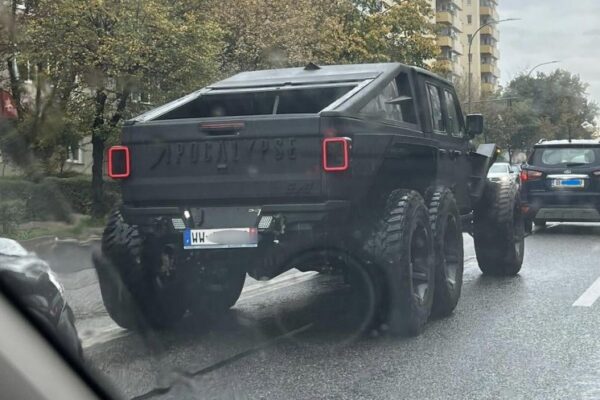 Apariție inedită pe străzile Clujului. „Monstru” de 750 CP surprins