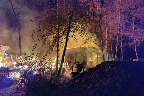 INCENDIU VIOLENT în satul clujean Sălicea. Casă distrusă complet înainte de iarnă